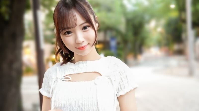 SIRO-5593: Baby-Faced Beauty’s First Sensual AV Shoot with Sensational Curves